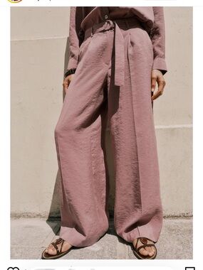 Zara NWOT Wide-leg trousers with a waistband